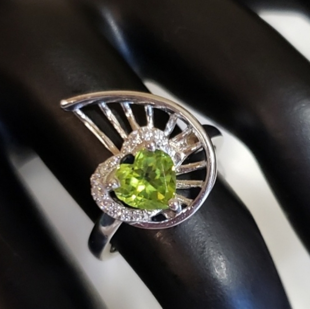 1.23ct Genuine PERIDOT STERLING SILVER Ring